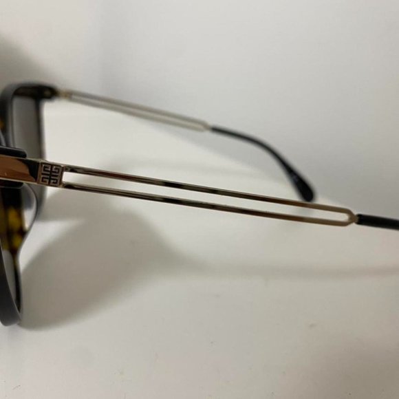 Givenchy Cat Shape Sunglasses - Picture 3 of 4